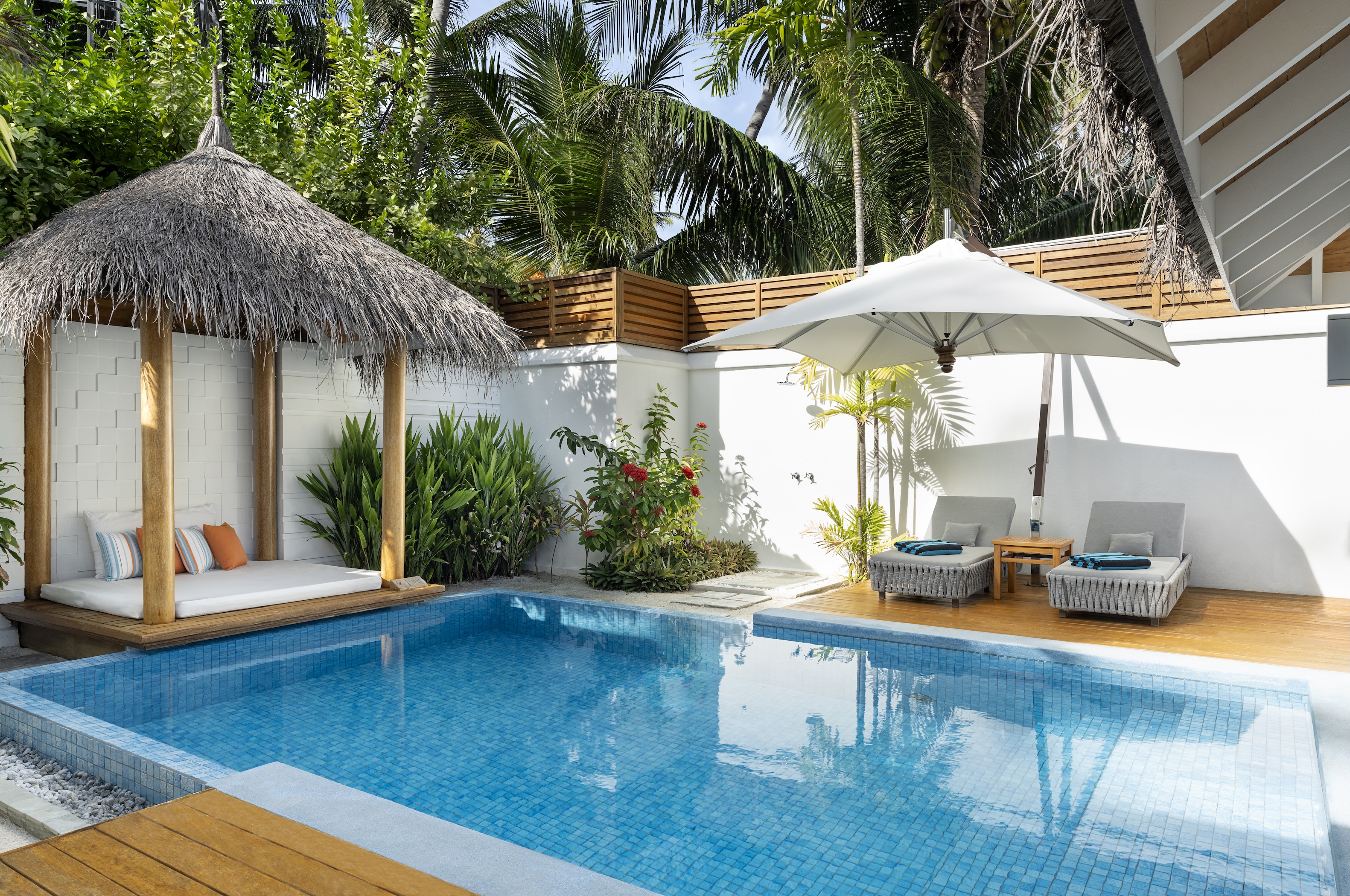 Niva Velassaru Maldives - Pool Villa - Deck & Pool View